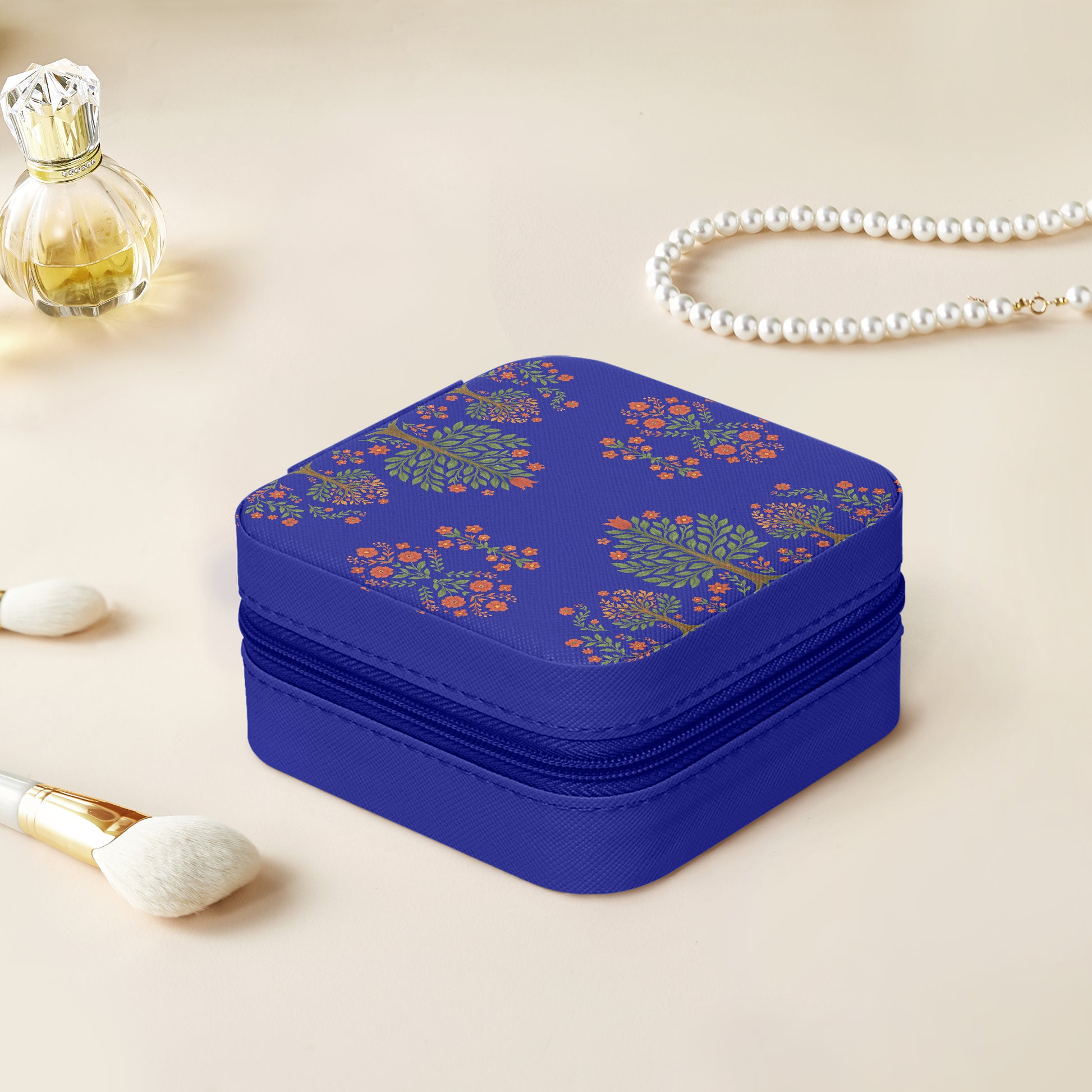 Matyo and kalocsai traditional Hungarian jewelry box case with floral pattern
